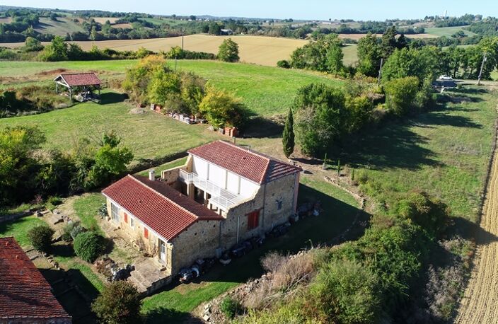 Dpt Gers (32), à vendre proche de LUPIAC- Ensemble de 3 maisons -  P6 de 187 m² - Terrain de 29366  m2 — photo 5