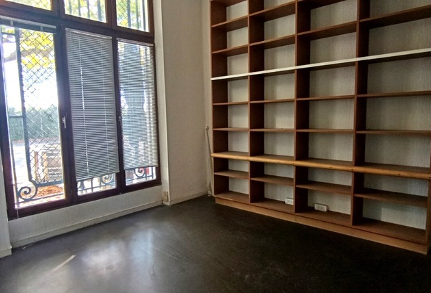 Immeuble professionnel de rapport 460 m² - La Pallice, La Rochelle (17) — photo 1