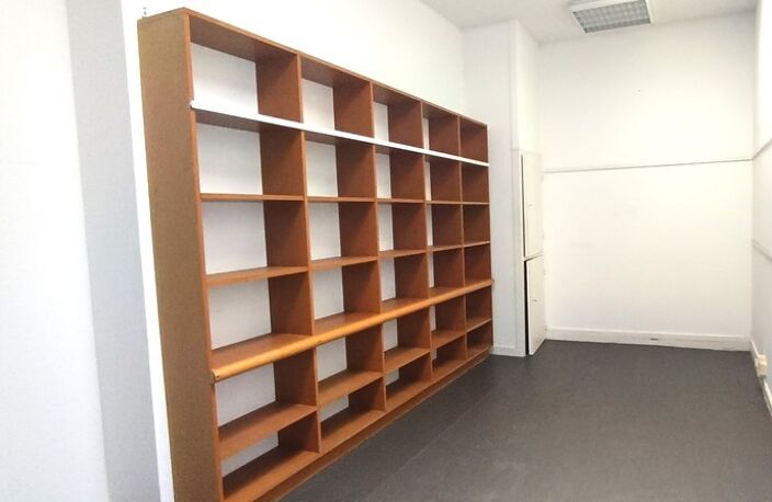 Immeuble professionnel de rapport 460 m² - La Pallice, La Rochelle (17) — photo 2