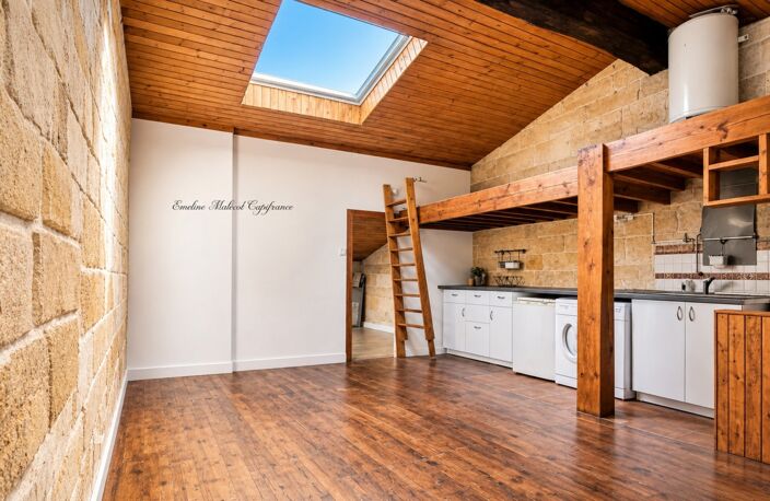 Bordeaux – T2 atypique dernier étage – 48,6 m² au sol – 169 000 € — photo 2
