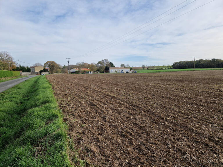 Terrain à vendre  CHANTEMERLE SUR LA SOIE (17) — photo 1