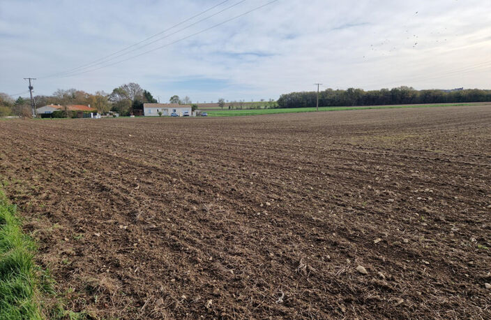 Terrain à vendre  CHANTEMERLE SUR LA SOIE (17) — photo 3