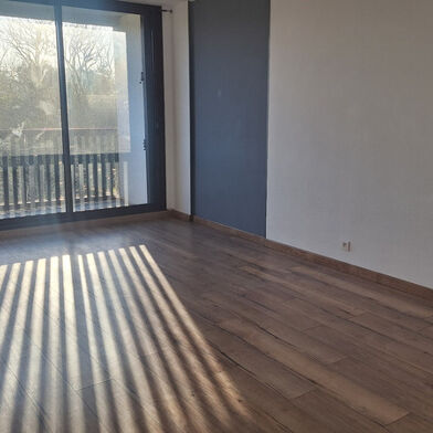 Appartement 4 pièces 1098 €