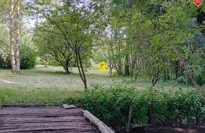 ET AU MILIEU COULE LA RIVIÈRE  — photo 2