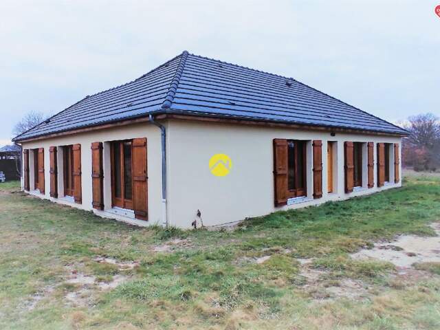 Maison au calme avec étang — photo du bien