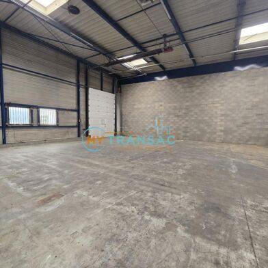 Local industriel  2606 €