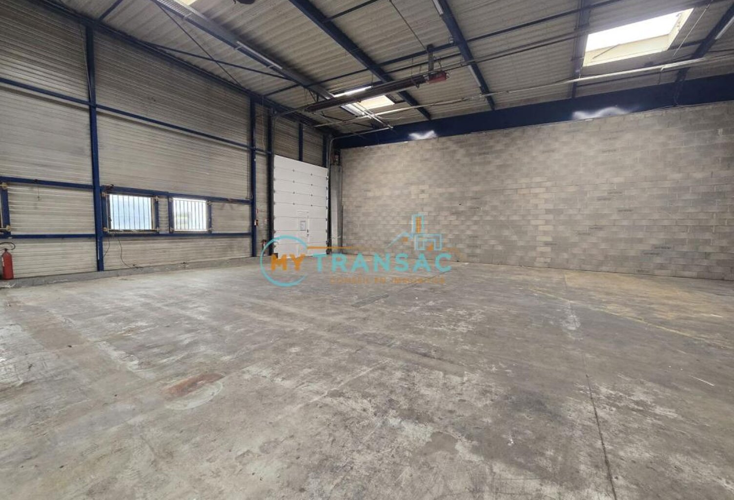 My transac vous propose à la location des locaux d'activité sur la commune de Chelles — photo 1