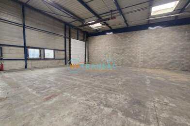 Local industriel  2606 €