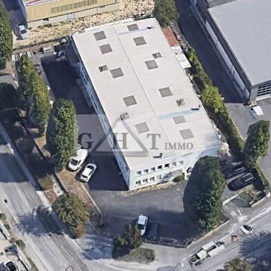 Local industriel  1210000 €