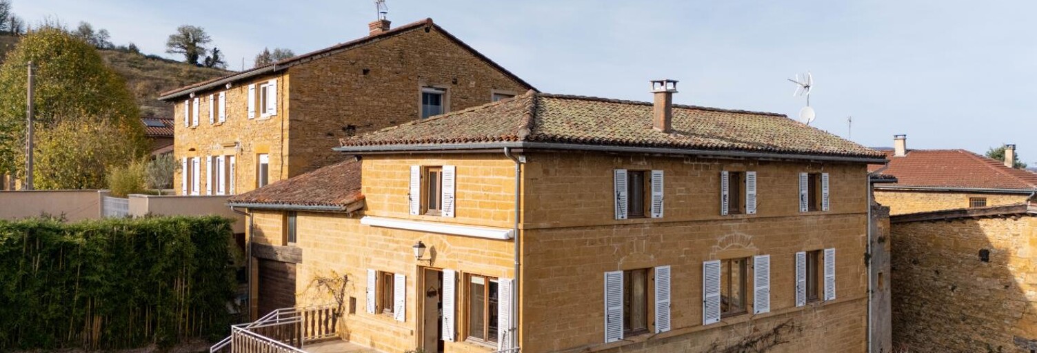 Maison 7 Pièces 198 m² à vendre à Saint-Germain-Nuelles (69210)