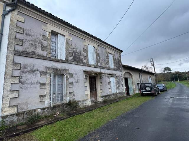 Ancienne ferme girondine à fort potentiel, Pessac sur Dordogne 185 m2 dépendances 300 m2 — photo du bien