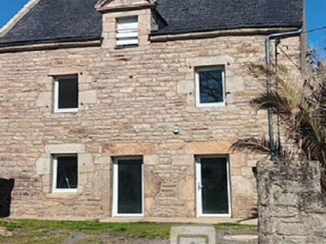 Maison de village  de  1693  5 pièce(s) 88 m2 PEAULE — photo du bien