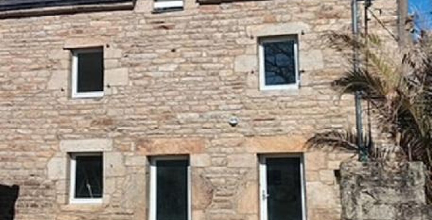 Maison de village  de  1693  5 pièce(s) 88 m2 PEAULE — photo 1