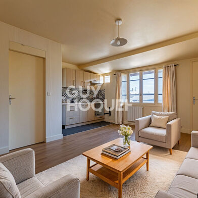 Appartement 3 pièces 745 €