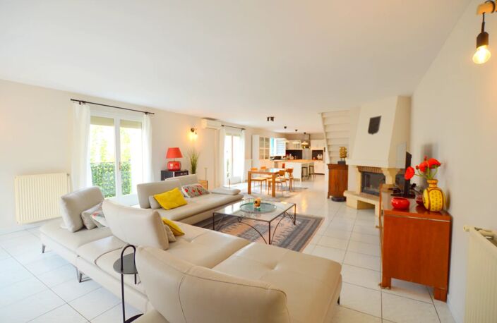 Maison de ville 4 pièces – 160 m² – Centre de Lunel avec garage, extérieur et chambre parentale — photo 2