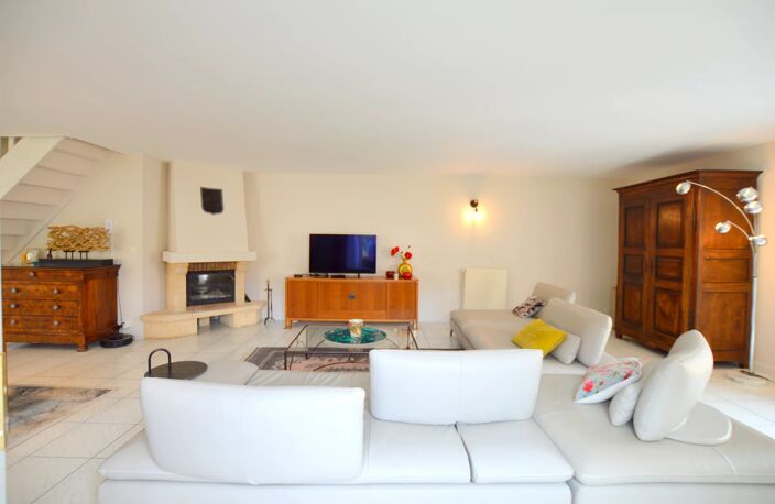 Maison de ville 4 pièces – 160 m² – Centre de Lunel avec garage, extérieur et chambre parentale — photo 3