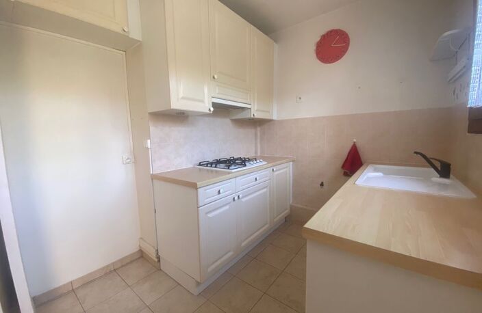 APPARTEMENT T3 54M² / TERRASSE / LOGGIA / PLACE DE  PARKING / — photo 5
