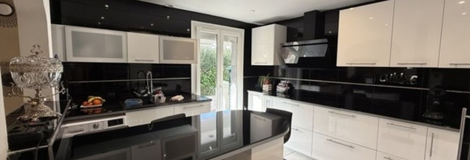 Maison 5 Pièces 180 m² à vendre à Rognac (13340)