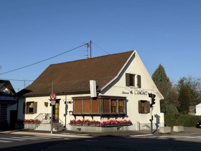 Immeuble  140 m² — photo 1