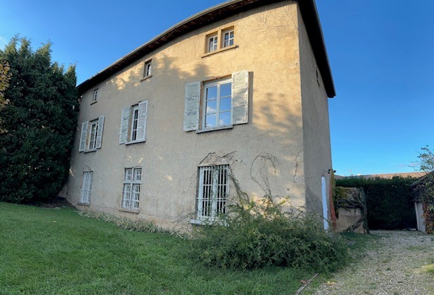 Batisse coeur Chaponost avec terrain — photo 1