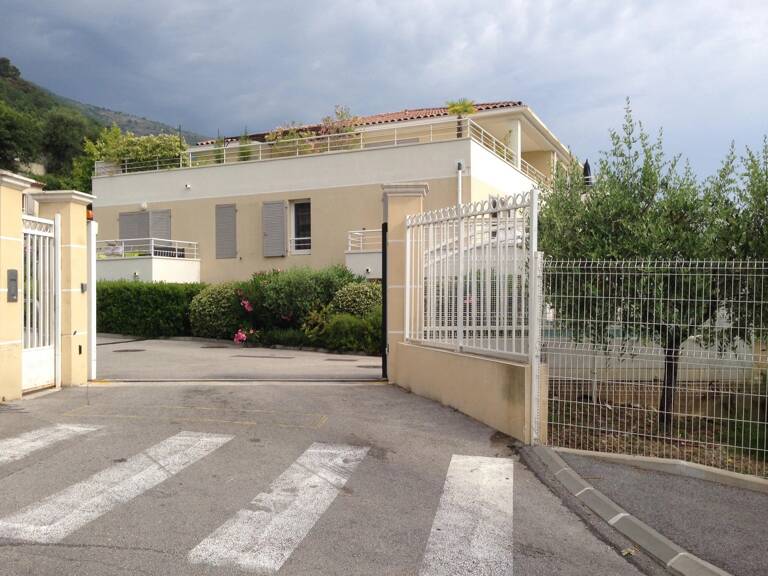 studio avec terrasse — photo 1