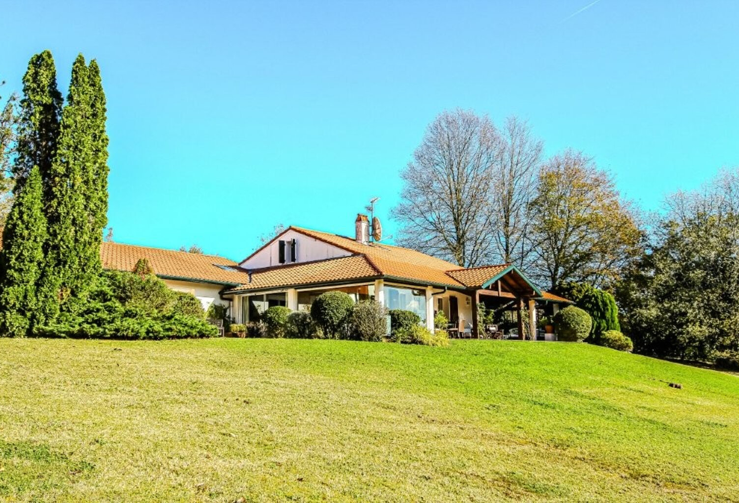 BASSUSSARRY PROCHE GOLF ARCANGUES  GRANDE ET MAGNIFIQUE PROPRIETE   PARC DE 4 HECTARES AVEC LAC PRIVÉ — photo 1