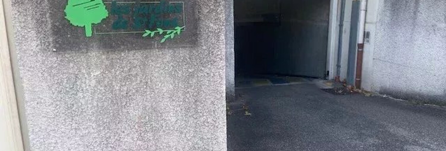 Garage   m² à vendre à Saint-Fons (69190)