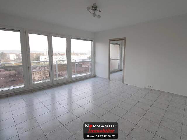 APPARTEMENT TYPE 4 ET CAVE — photo du bien