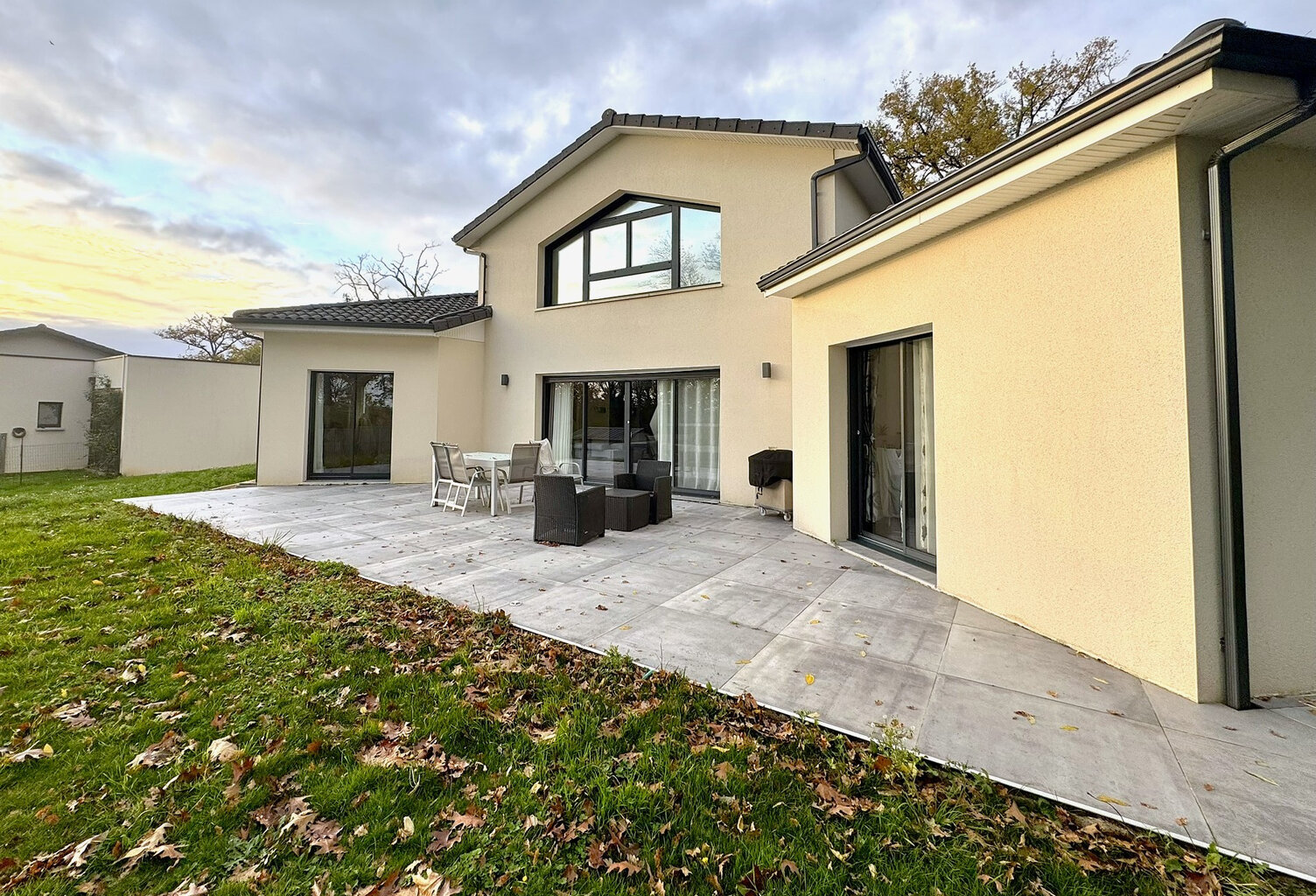 Maison récente 168 m2 sur 1850 m2 de terrain — photo 1