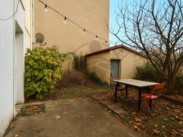 Charmant F1 rénové de 28 m² — photo du bien