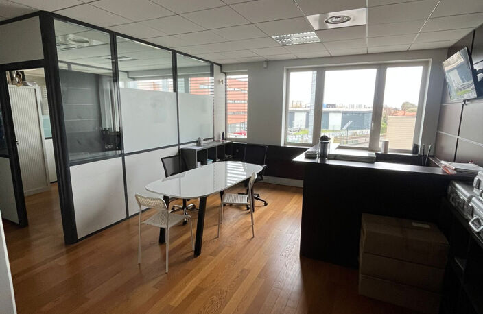Bureaux 54m2 secteur croix de pierre — photo 2
