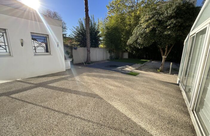 Villa — photo 3