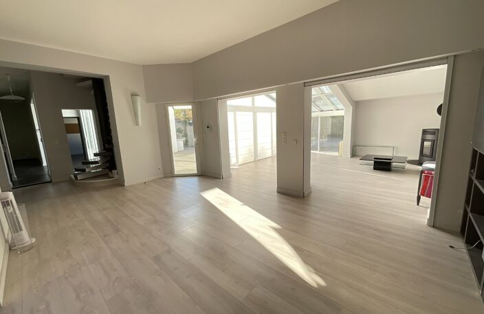 Villa — photo 4