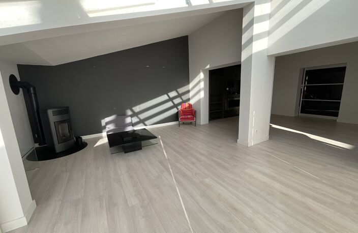 Villa — photo 5