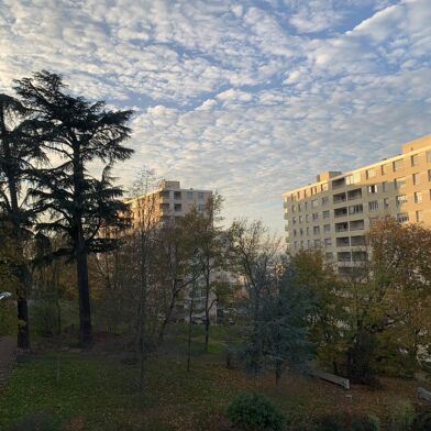 Appartement 3 pièces 915 €