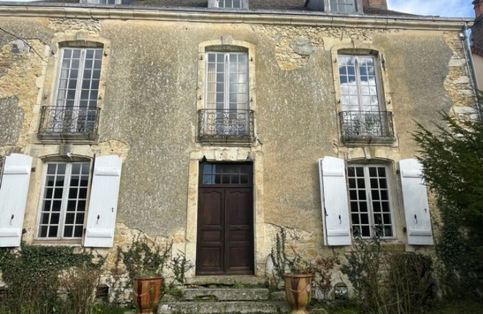 Ancien presbytère du XVIII ème avec dépendances sur jardin c — photo 2