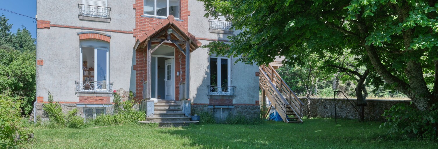 Maison 9 Pièces 158 m² à vendre à Saint-Agrève (07320)