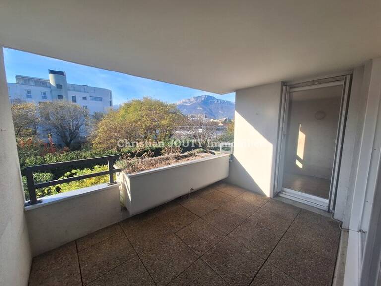 F4 — photo 1