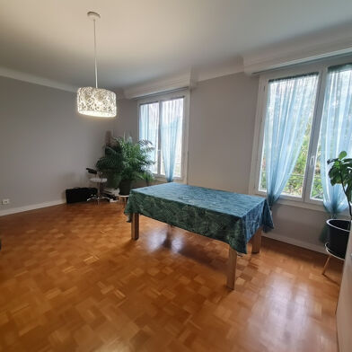Appartement 3 pièces 700 €