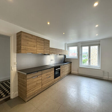 Appartement 6 pièces 870 €