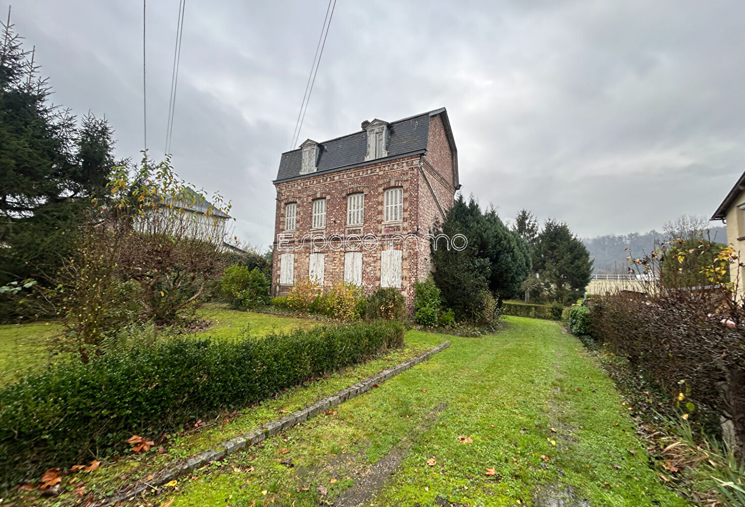 Maison de maitre à rénover avec jardin et car park - Montville - 7 pièces - 176 m2 — photo 1