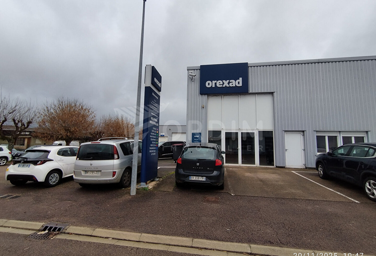 AUXERRE - SECTEUR AV JEAN MERMOZ - LOCAL COMMERCIAL DE 420M² PARKING — photo 1