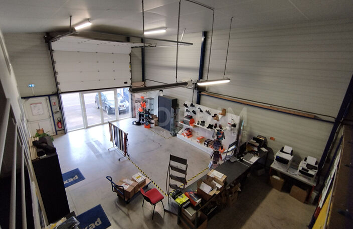 AUXERRE - SECTEUR AV JEAN MERMOZ - LOCAL COMMERCIAL DE 420M² PARKING — photo 5