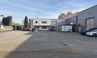 Local industriel  1230 m² à louer à Domène (38420)