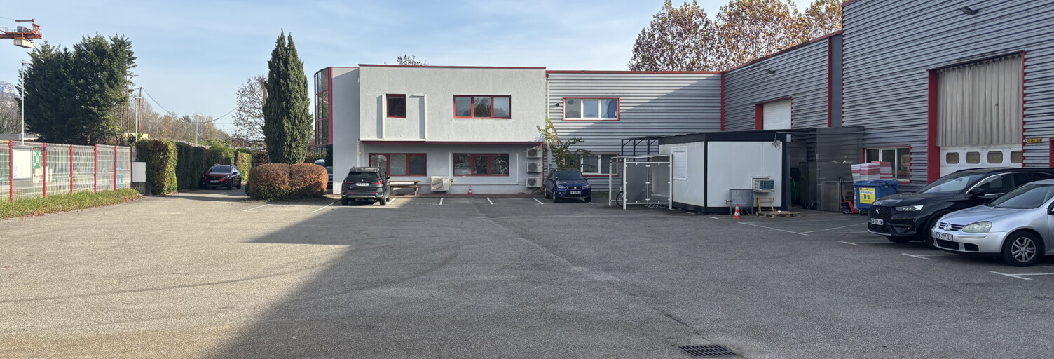 Local industriel  1230 m² à louer à Domène (38420)