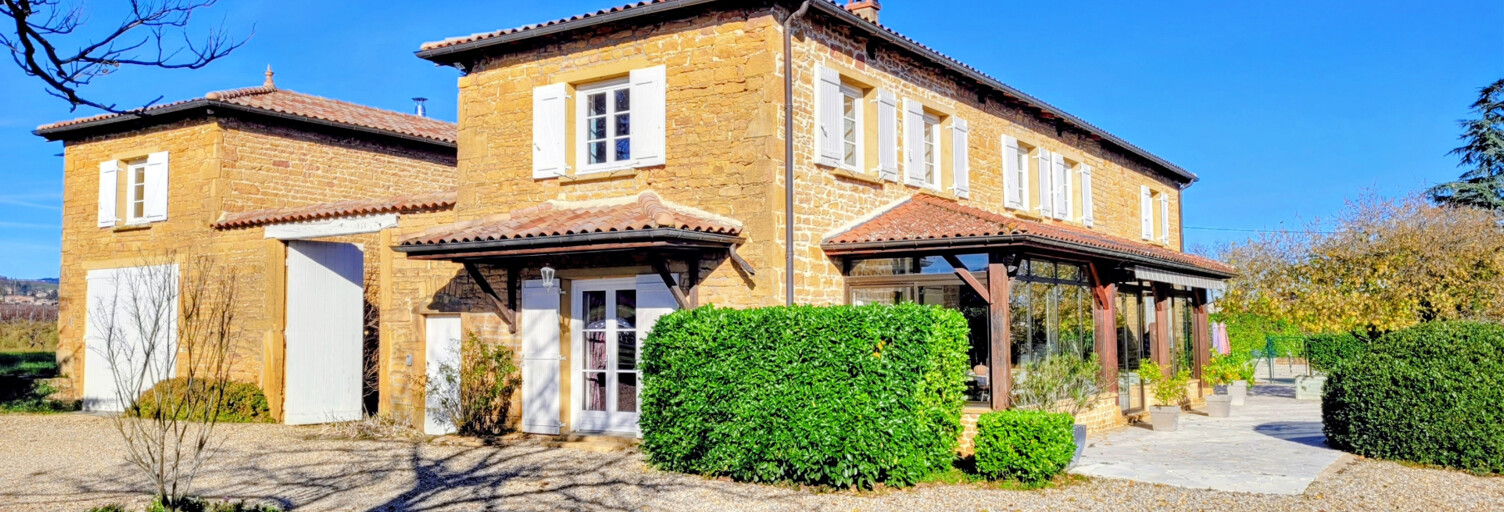 Maison 13 Pièces 351 m² à vendre à Porte des Pierres Dorées (69400)