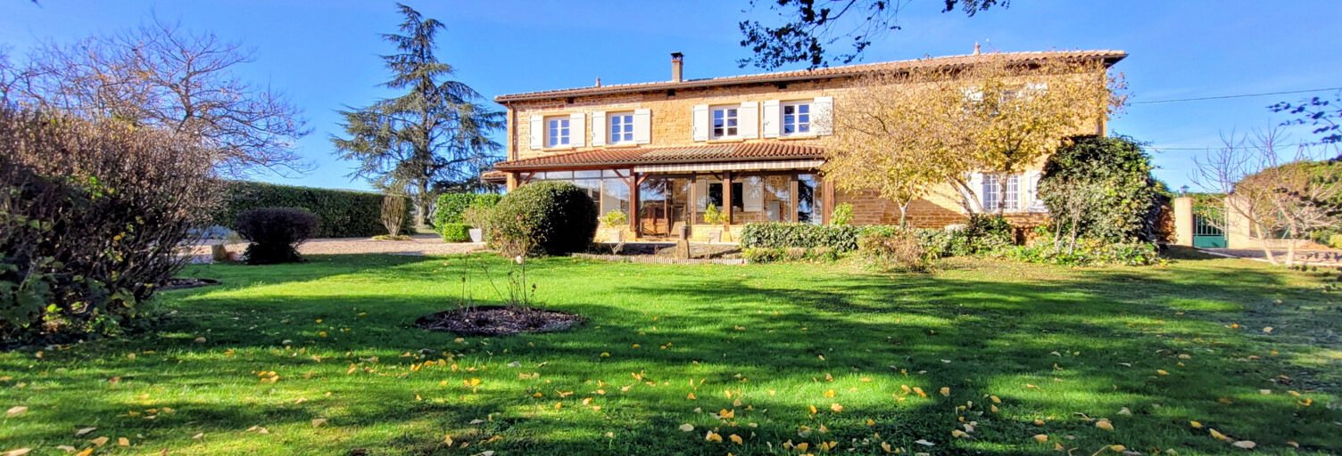 Maison 13 Pièces 351 m² à vendre à Porte des Pierres Dorées (69400)