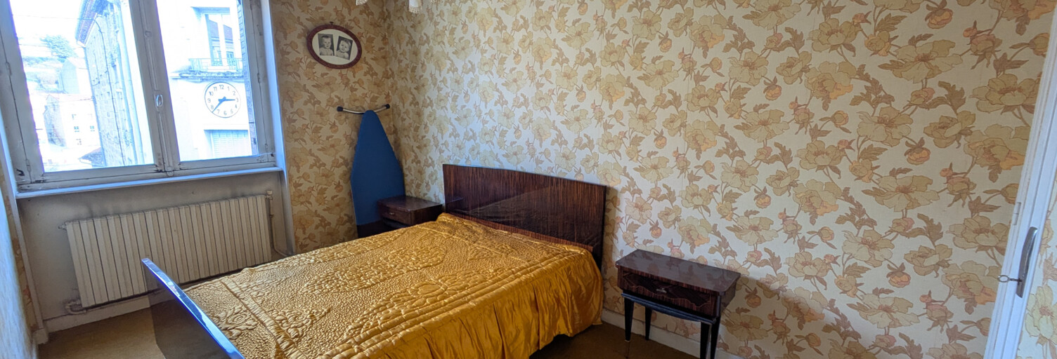 Immeuble  129 m² à vendre à Saint-Julien-Molin-Molette (42220)