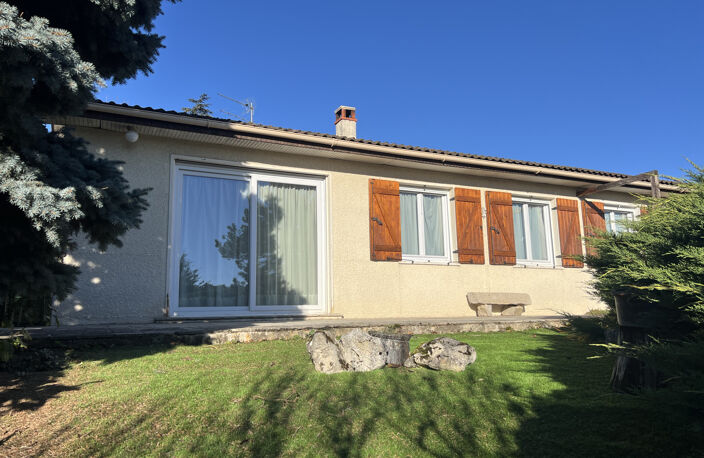 Maison T4 plain pied avec jardin — photo 2