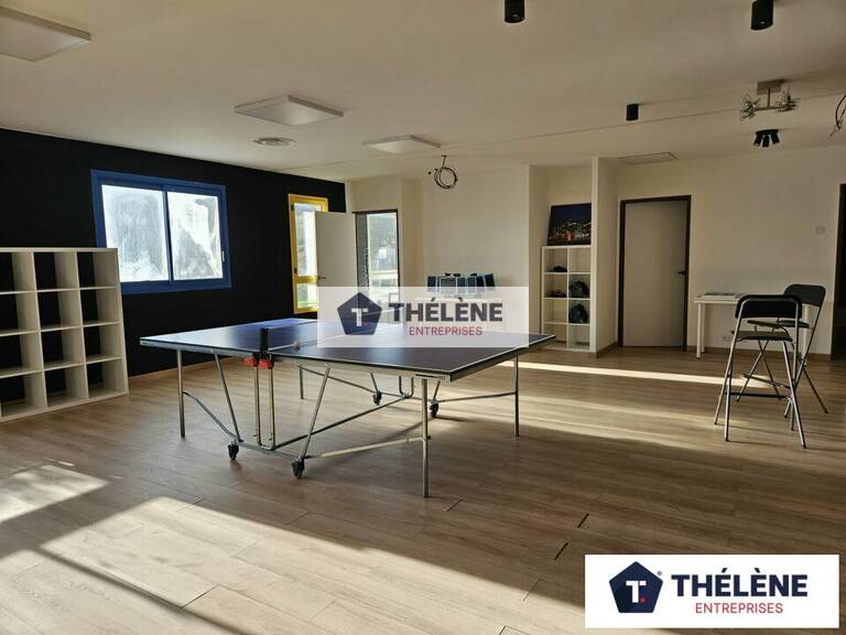BUREAUX à LOUER — photo 1